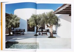 The Mediterranean Home: Residential Architecture and Interiors with a Southern Touch - 2